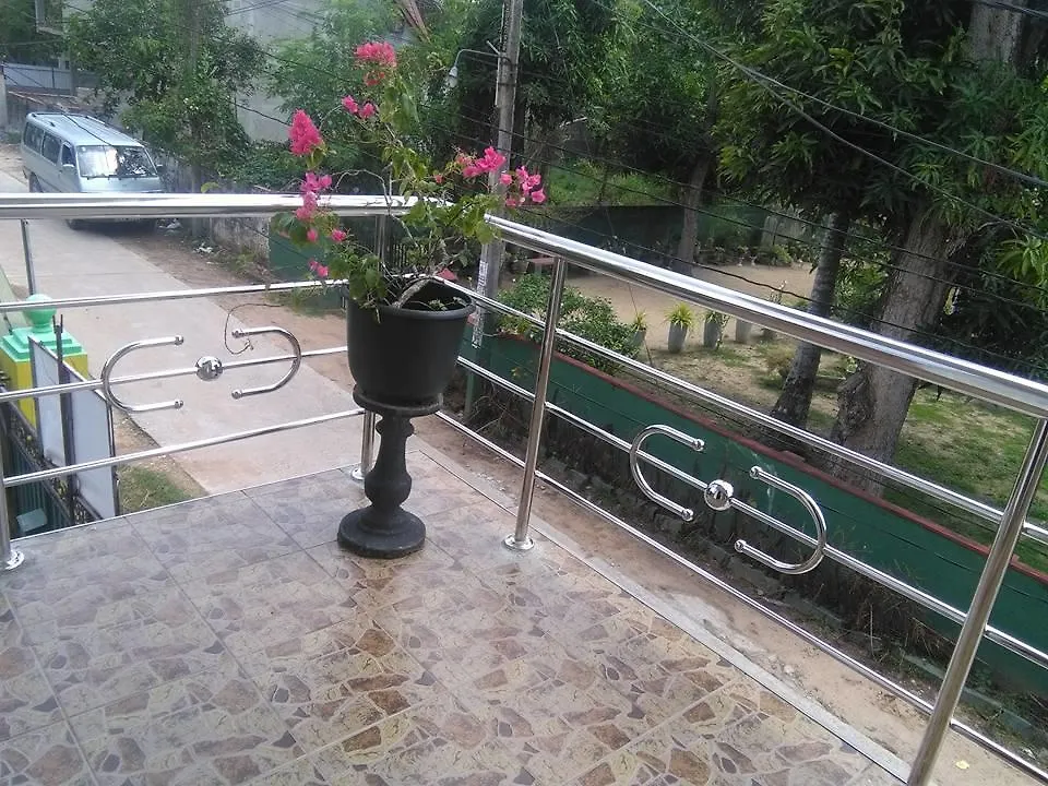 Daffon Guest House نيجومبو 0*,