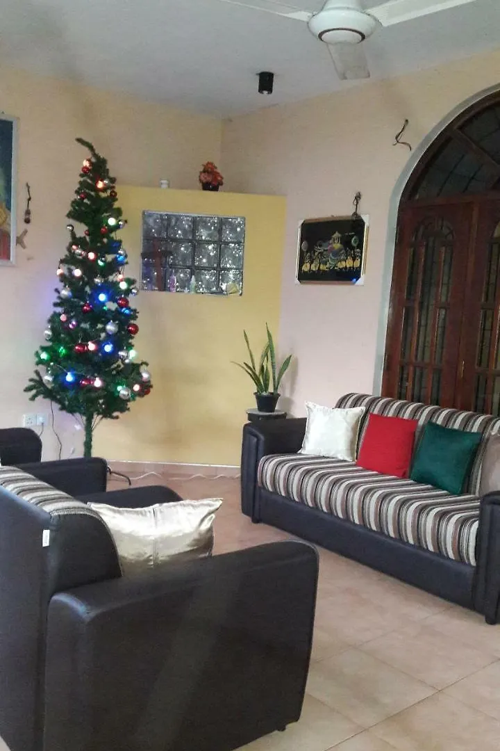Daffon Guest House نيجومبو